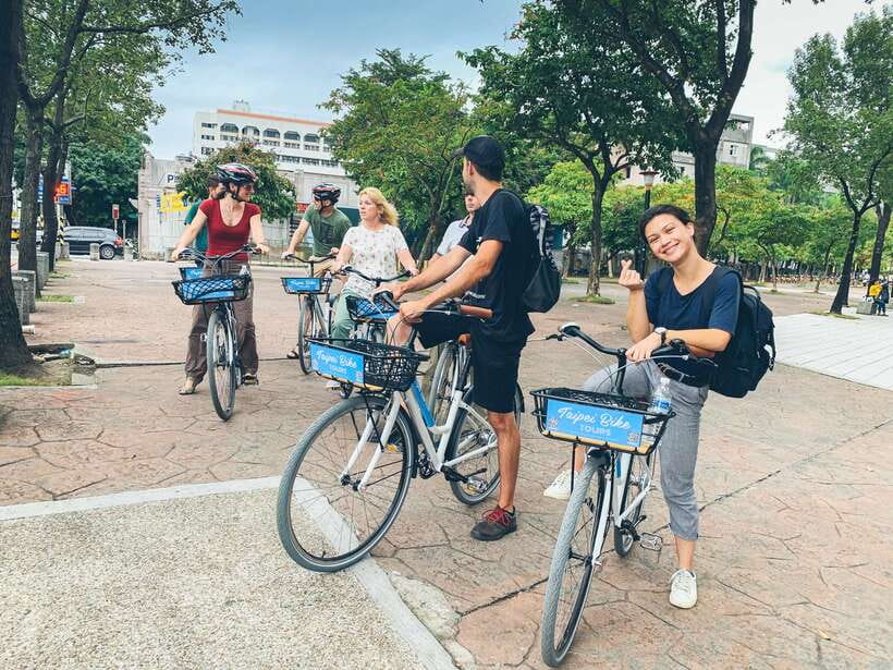 Taipei: 4-Hour Morning City Cycling Tour with Breakfast - Why a bicycle is a smart way to meet Taipei