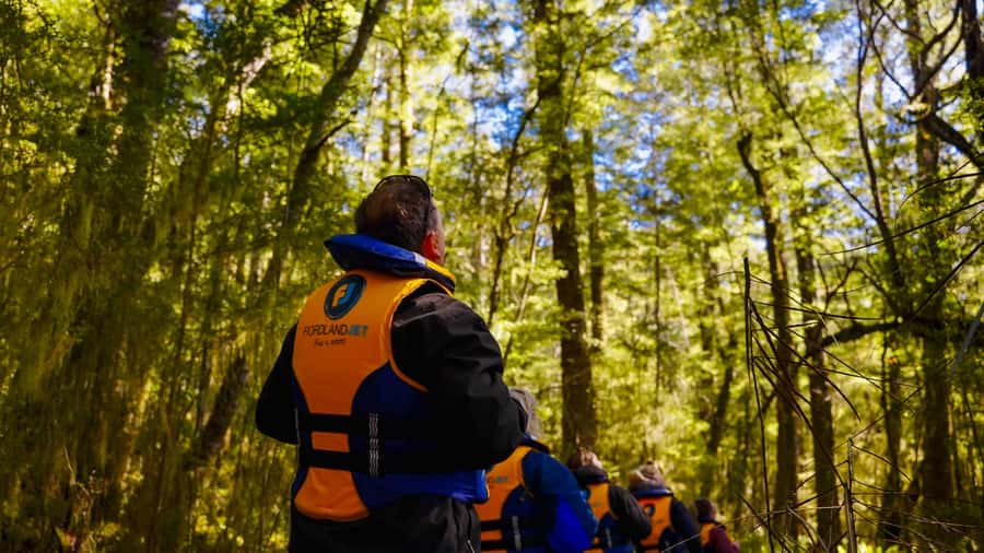 Te Anau: River Jet Boat and Bike Ride Tour with Local Guide - Key points at a glance