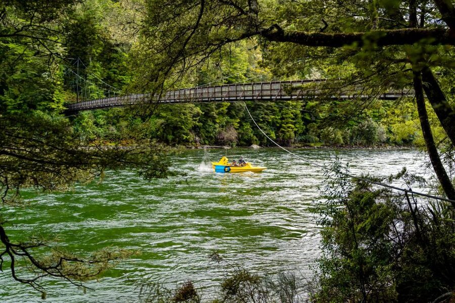 Te Anau: River Jet Boat and Bike Ride Tour with Local Guide - Returning upstream with more speed and banter