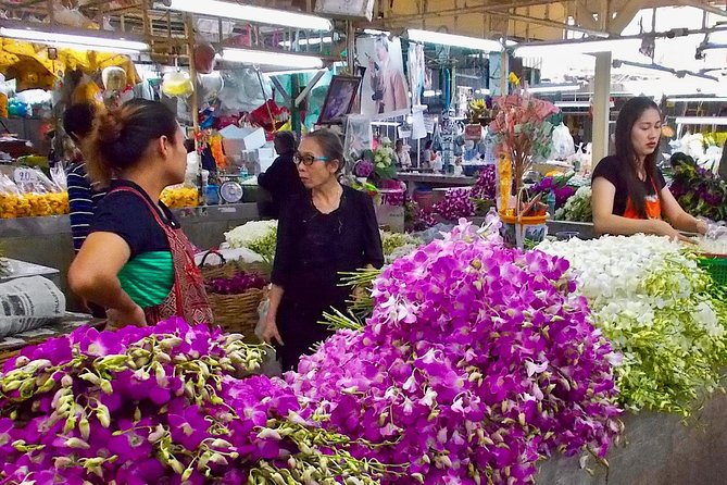 Thai Culture and Local Life 4- Hour Bangkok Bike Tour - Riding through Chinatown’s narrow lanes