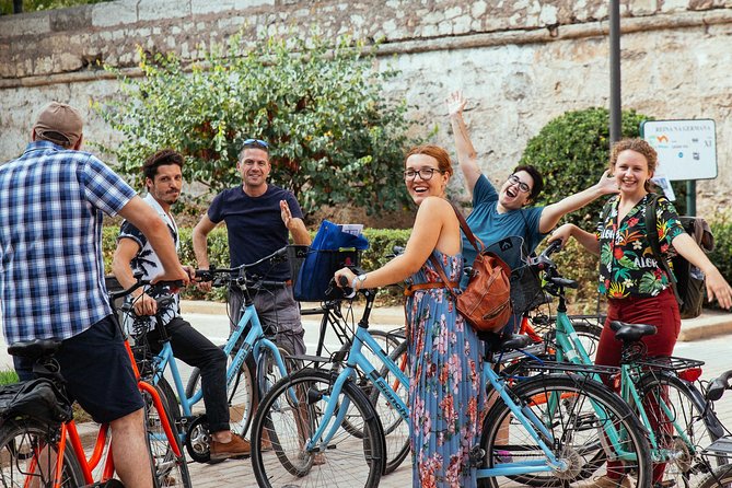 The Beauty of Valencia by Bike: Private Tour - Meeting in Plaza de Manises and choosing your bicycle