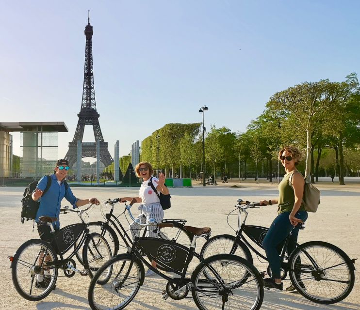 The Best of Paris: Small Group Bike Tour like a Local - Seeing Paris from the saddle