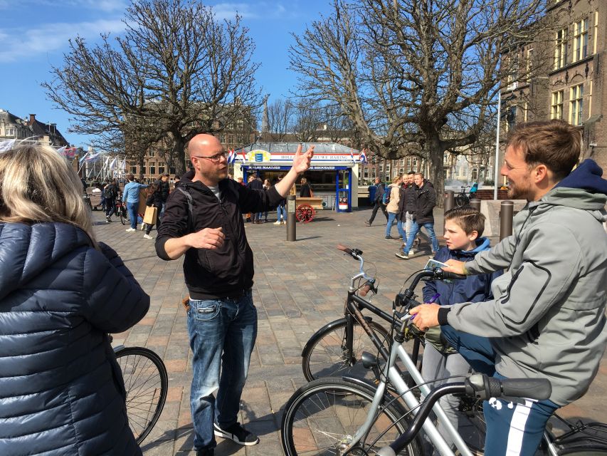 The Hague: Highlights Bike Tour - Rain, clothing, and cycling comfort