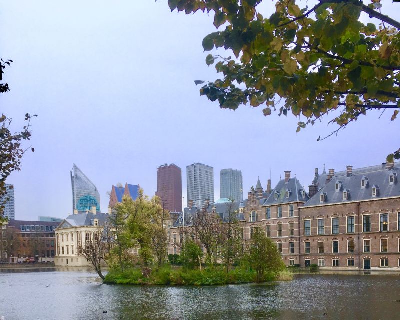 The Hague: Highlights Bike Tour - Royal Stables and palaces