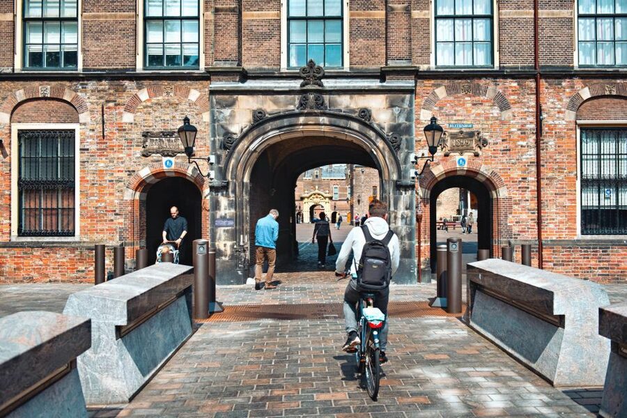 The Hague: Highlights Bike Tour - Lange Voorhout and The Passage