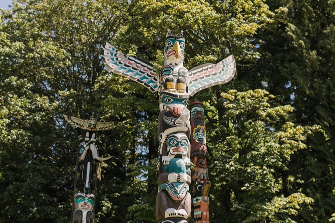 The Stanley Park Bicycle Tour by Cycle City Tours - Brockton Point and the First Nations totem poles