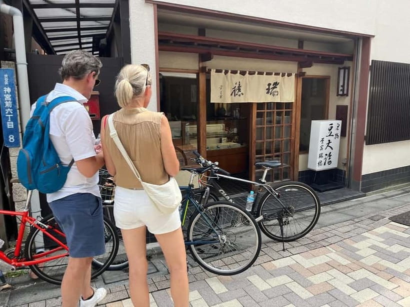 Tokyo Bike Tour: Shibuya, Harajuku & Hidden Gems - What the three-hour pace feels like