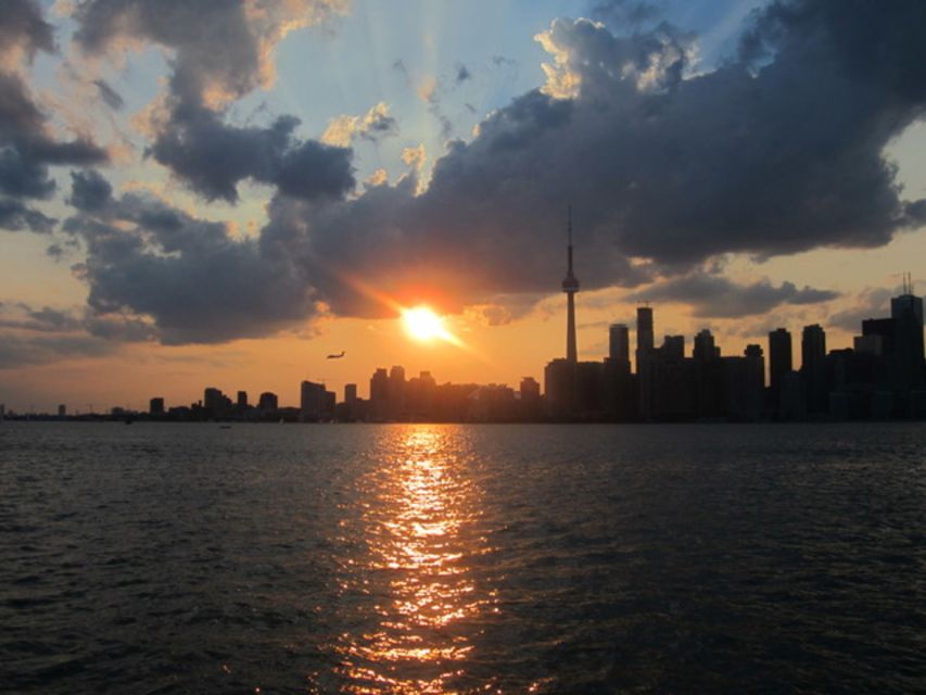 Toronto Islands: Morning or Twilight 3.5-Hour Bike Tour - Gibraltar Point Lighthouse and the island story