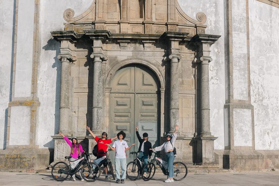 Tour Porto: Adventure in Electric Bike Tour - Pastel de nata and bolinho de bacalhau