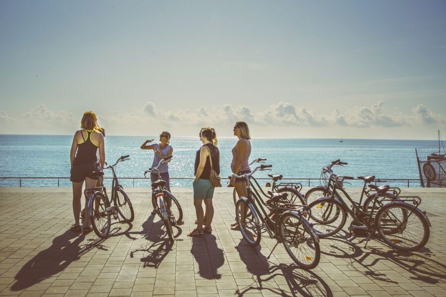 Unusual Barcelona Bike Tour in French - Why this French-language ride feels different