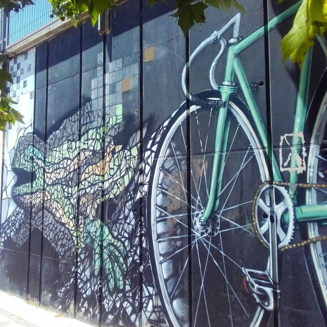 Unusual Barcelona Bike Tour in French - A route that adapts instead of following a rigid checklist