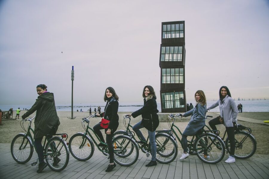 Unusual Barcelona Bike Tour in French - Family riding, children, and the practical limits