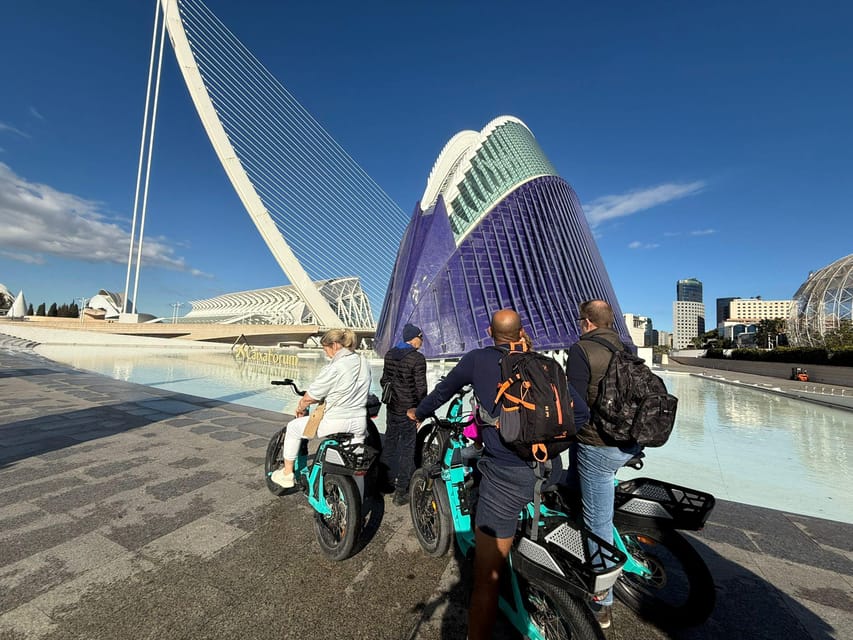 Valencia all in one: beaches, old town & city arts by E-bike - From the marina to the Malvarrosa beaches
