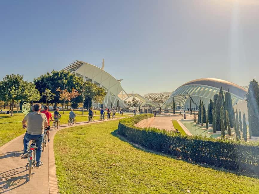 Valencia Bike Tours: City Highlights - Starting in Ruzafa at Hola Rent a Bike