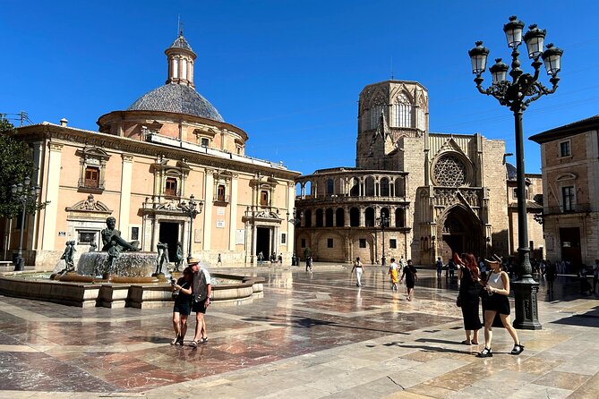 Valencia City Highlights in Guided Bike or E-Bike Tour - Turia Garden offers the smoothest ride