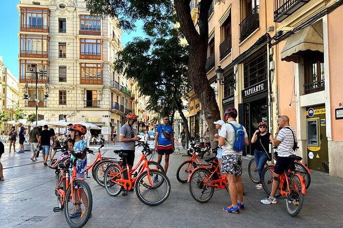 Valencia City Highlights in Guided Bike or E-Bike Tour - Gulliver Park and the modern city