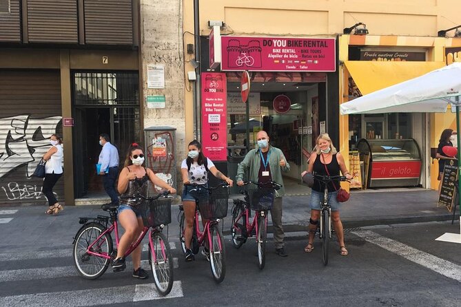 Valencia Highlights Bike Tour - Riding the nine-kilometer Turia Gardens