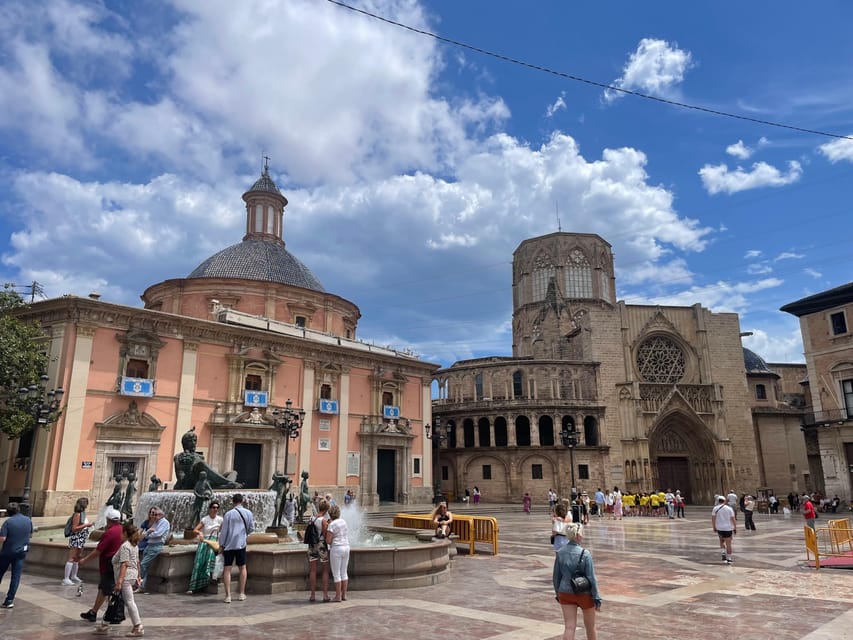 Valencia: Top 25 Highlights Guided Bike Tour - Starting in Ruzafa, Valencia’s creative quarter