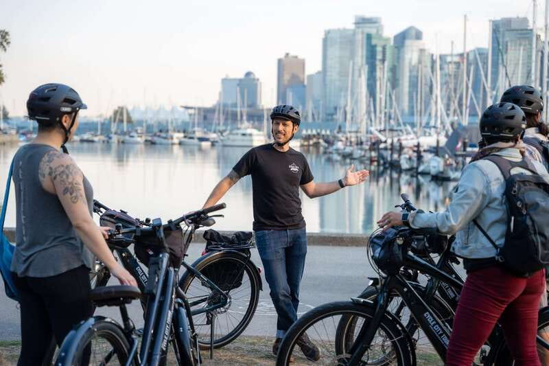 Vancouver: Guided Bike Tour - English Bay and the beach side of Vancouver