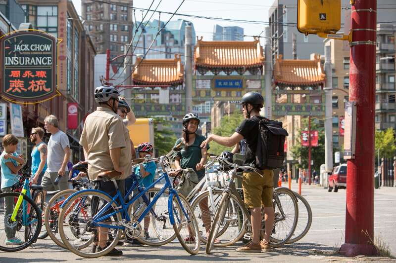 Vancouver: Guided Bike Tour - Granville Island and the 45-minute lunch stop