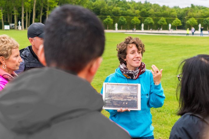 Versailles Palace Bike Tour with Market & Marie-Antoinette hamlet - A picnic beside the Grand Canal