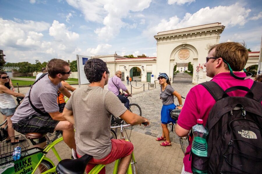 Vienna by Bike 3-Hour All-In-One City Bike Tour in English - The guides make the difference