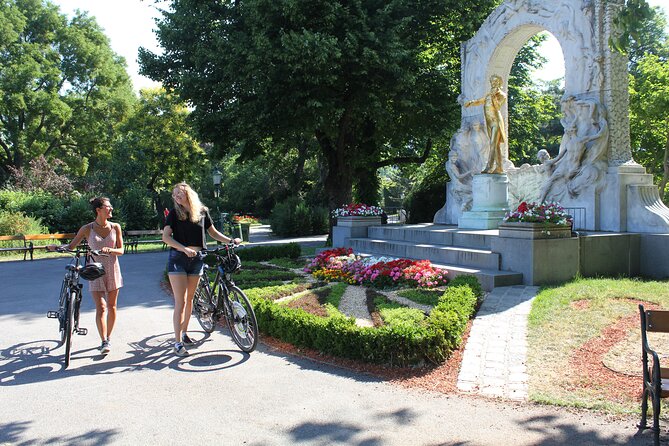 Vienna City Bike Tour - Bikes, fitness, weather, and timing