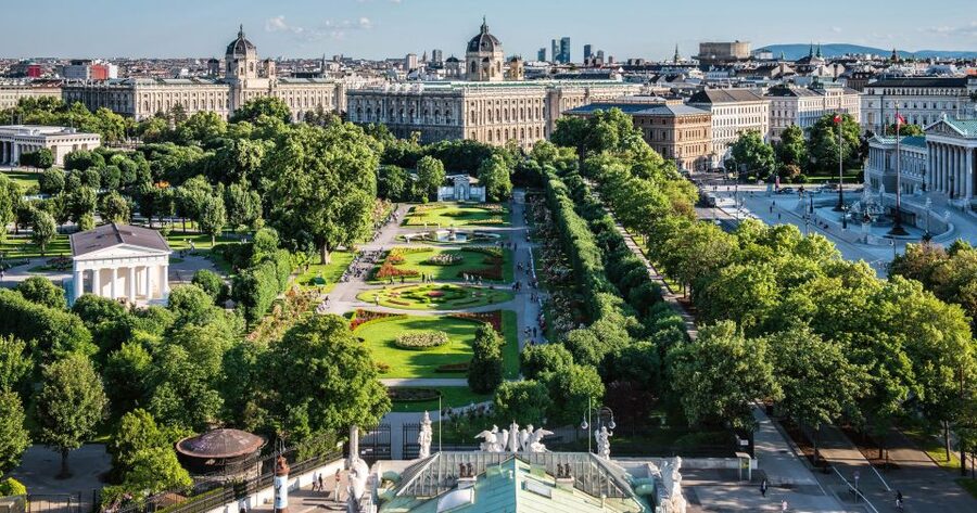 Vienna: City Highlights Guided Bike Tour - Heldenplatz and Vienna’s difficult 20th century