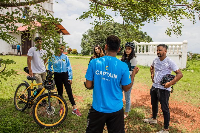 Village Vibes: Cansaulim Coastal E-Bike & Japanese Tea Tour - A beachside bakery and the story of pao