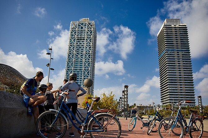 Visite insolite de Barcelone à vélo (en français) - Key points to know before booking