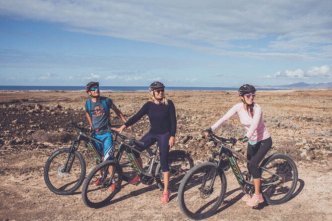 Volcanic Discovery PREMIUM eBike Tour: 35 km - Majanicho and the north shore