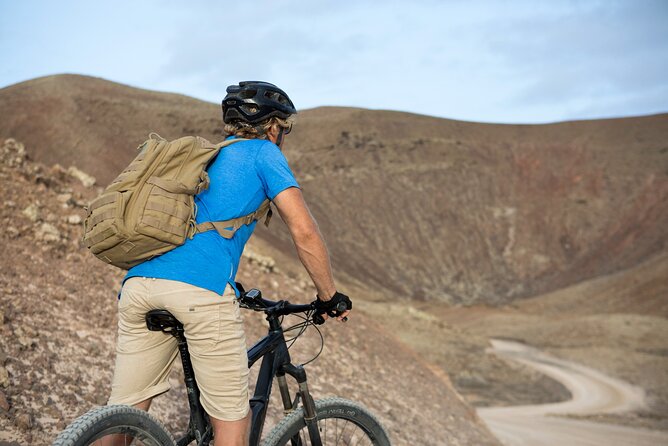 Volcanic Discovery PREMIUM eBike Tour: 35 km - Calderón Hondo: the volcanic centerpiece