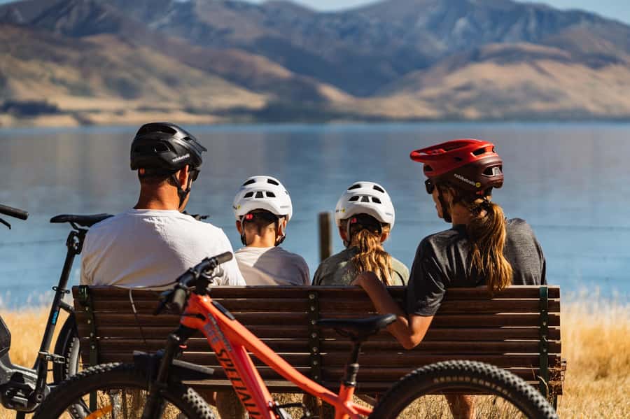 Wānaka: Gladstone Track and Wanaka Trails on Bike or eBike - The final stretch toward Wānaka