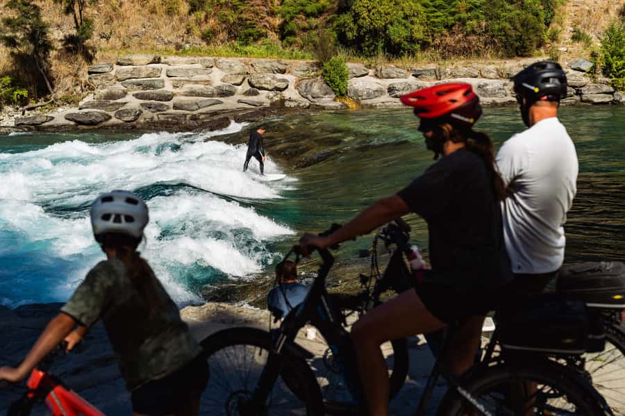 Wānaka: Gladstone Track and Wanaka Trails on Bike or eBike - Bikes, comfort, and support on the trail