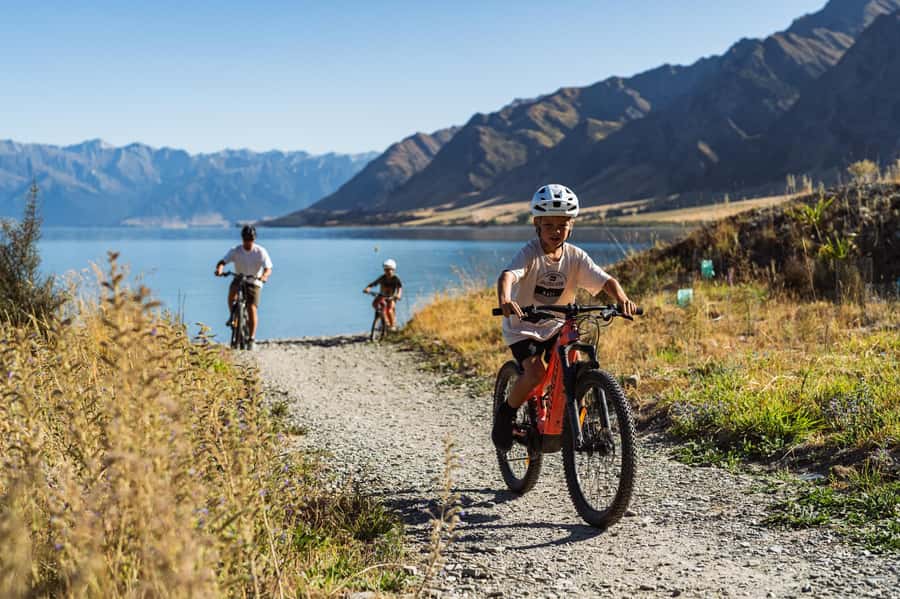 Wānaka: Gladstone Track and Wanaka Trails on Bike or eBike - The Lake Hāwea shuttle sets you up well