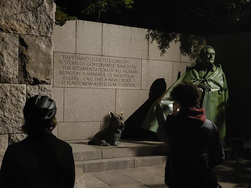 Washington DC: Monuments by Night Bike Tour - FDR and Martin Luther King Jr. Memorials