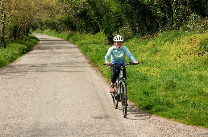 Wild Coast Bike and EBike Tour in Kinsale Cork Ireland - One hour through the Old Head countryside