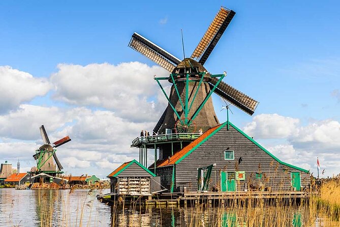 Zaanse Schans Windmills E Bike Day Trip from Amsterdam - Cycling comfort, age, and what to bring