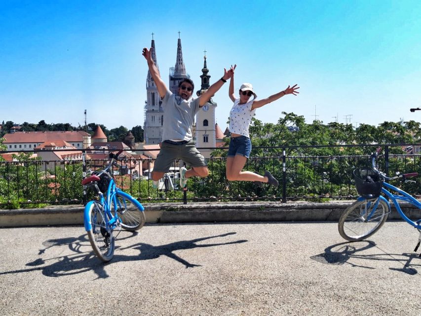 Zagreb: 2.5-Hour Highlights Bike Tour - From the Green Horseshoe to the National Theatre